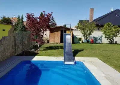 Wasserrutsche für privaten Pool aus Metall