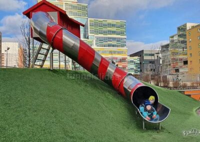 Tunnel slide for children's house