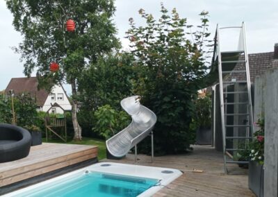 Private water slide with curves, PH 2,5 m